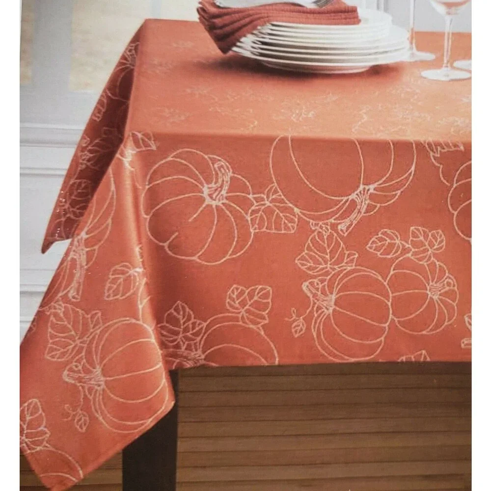 Woven Metallic Tablecloth 60